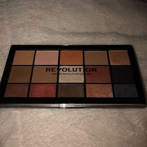 Makeup Revolution Reloaded Palette